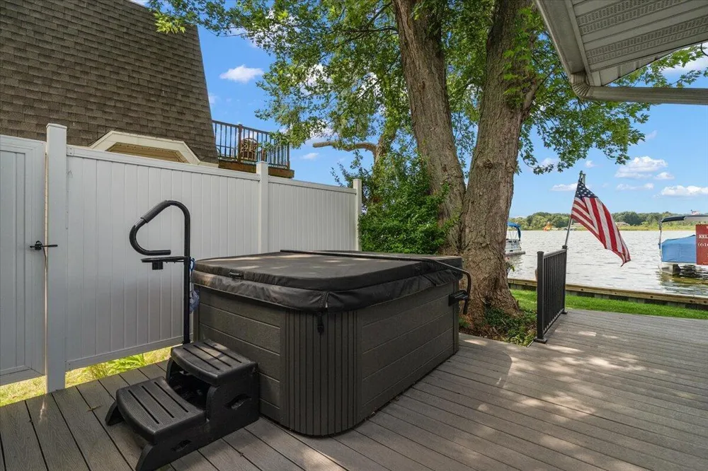 6731 Campau Lake Drive SE Alto, MI 49302