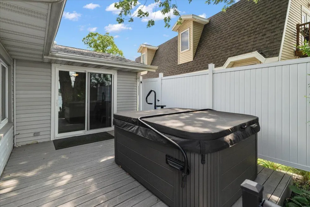 6731 Campau Lake Drive SE Alto, MI 49302