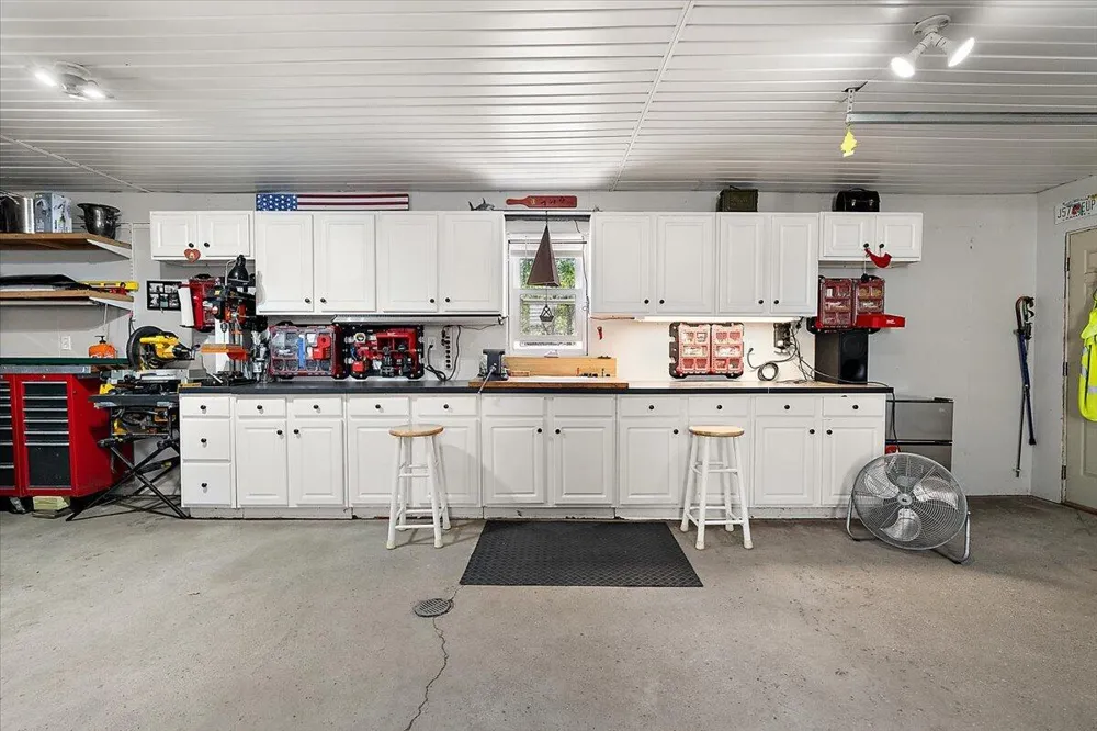 6731 Campau Lake Drive SE Alto, MI 49302