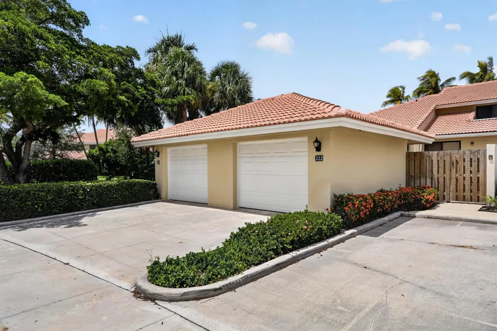 222 Old Meadow Way Palm Beach Gardens, FL 33418