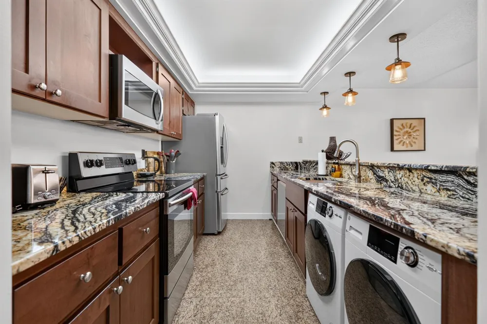 222 Old Meadow Way Palm Beach Gardens, FL 33418
