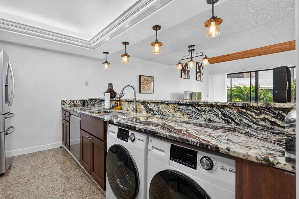 222 Old Meadow Way Palm Beach Gardens, FL 33418
