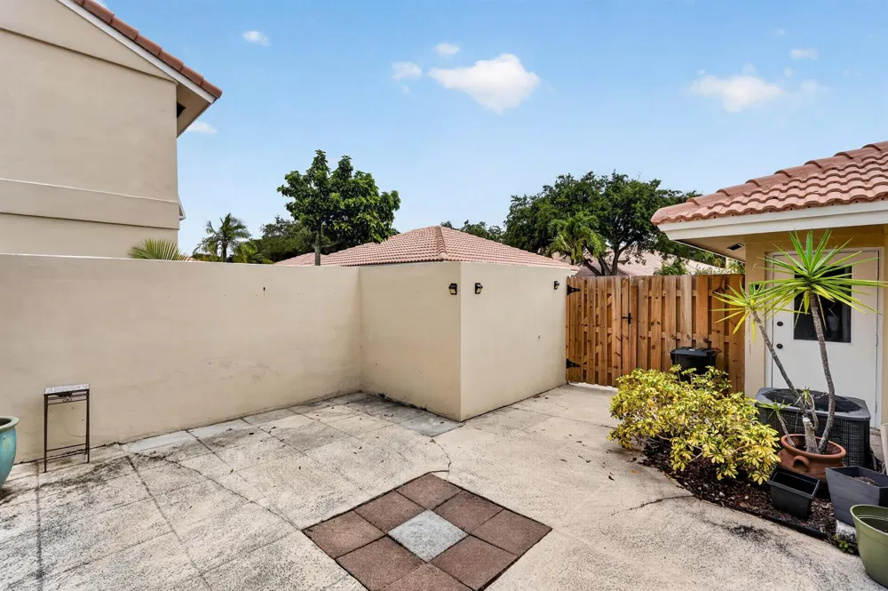 222 Old Meadow Way Palm Beach Gardens, FL 33418