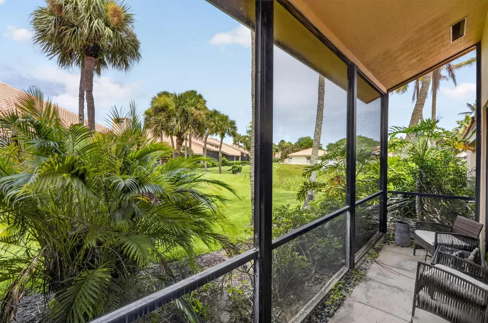 222 Old Meadow Way Palm Beach Gardens, FL 33418