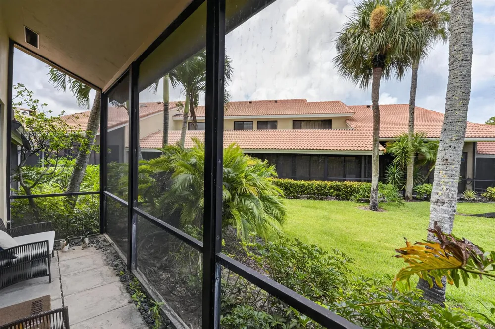 222 Old Meadow Way Palm Beach Gardens, FL 33418