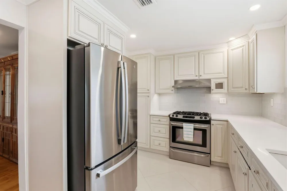 499 SW 12TH AVENUE Boca Raton, FL 33486