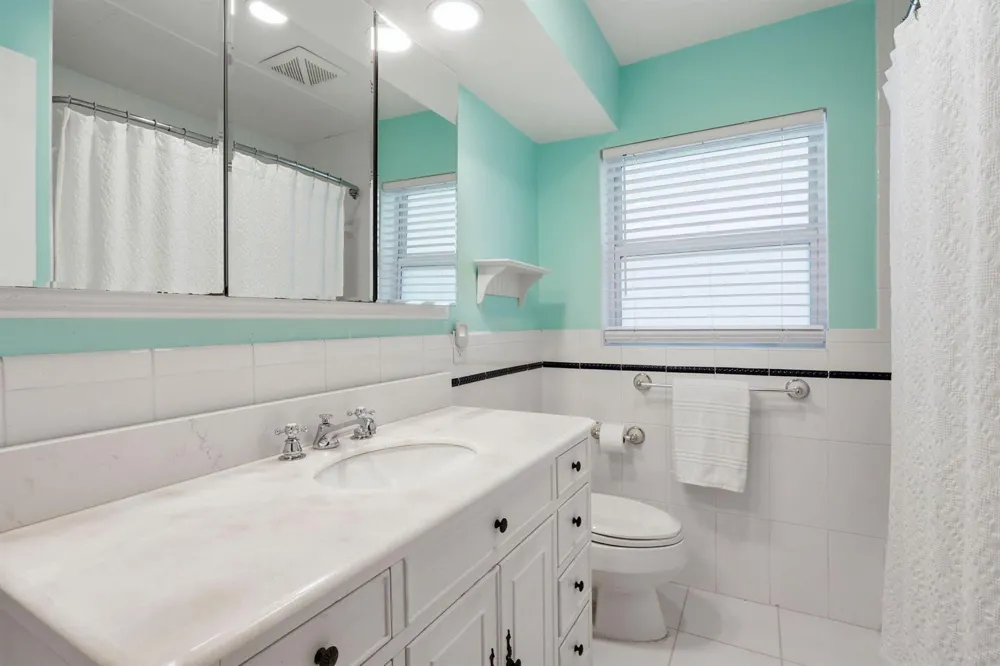 499 SW 12TH AVENUE Boca Raton, FL 33486