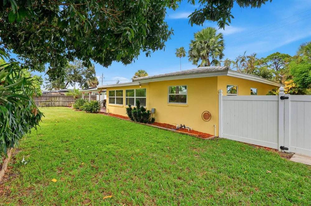 499 SW 12TH AVENUE Boca Raton, FL 33486
