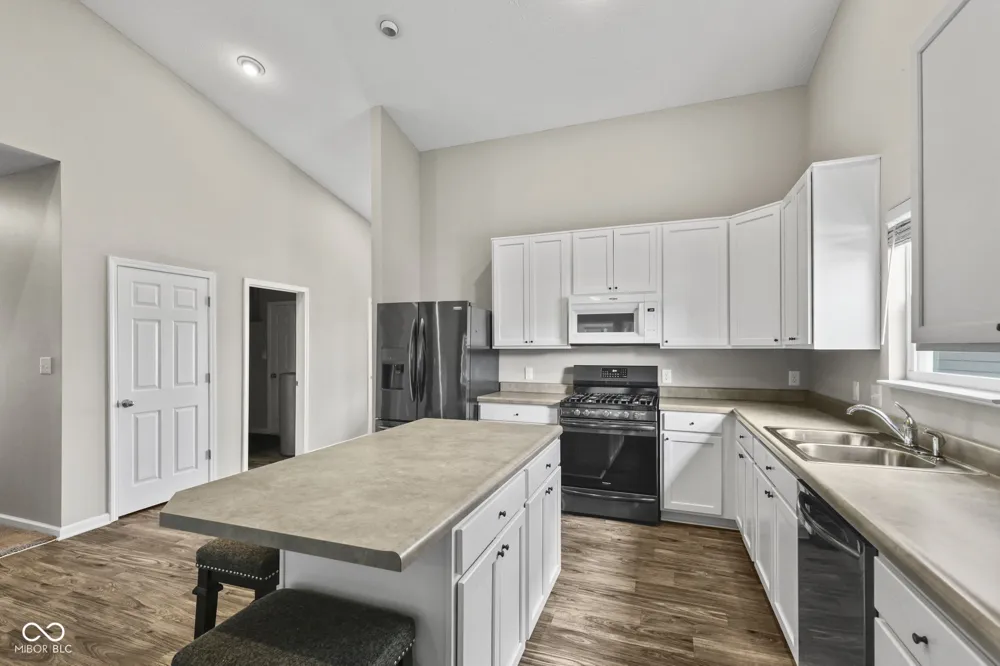 7033 Provincial Drive McCordsville, IN 46055