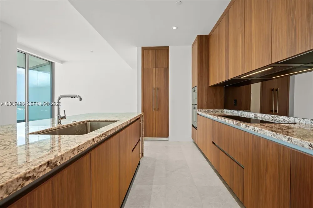 175 SE 25 RD #2604 Miami, FL 33129