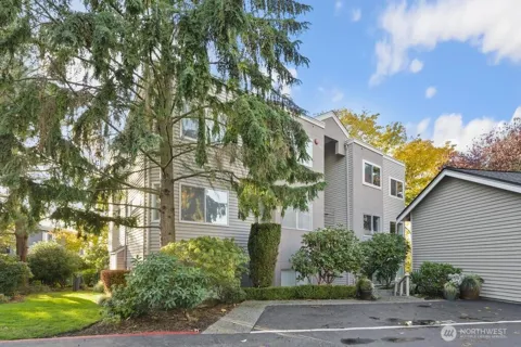 10834 NE 68th St #B6