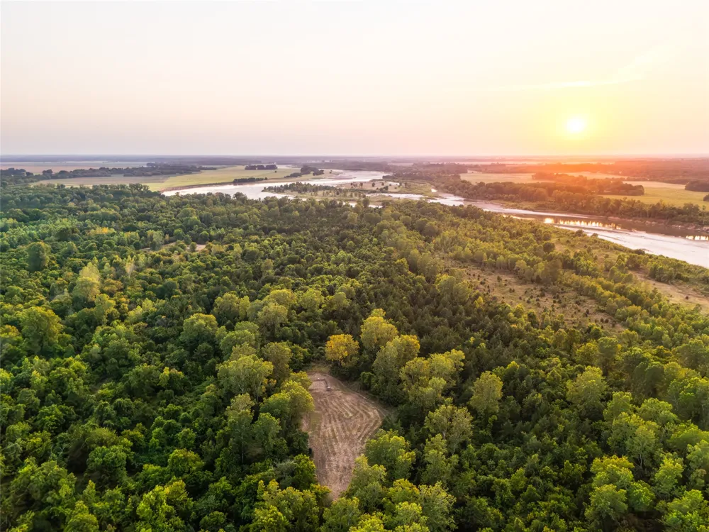 Farm Road 906 Powderly, TX 75473
