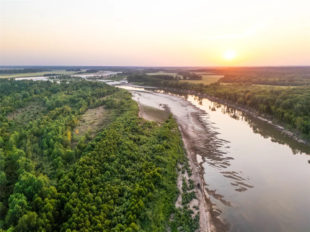 Farm Road 906 Powderly, TX 75473
