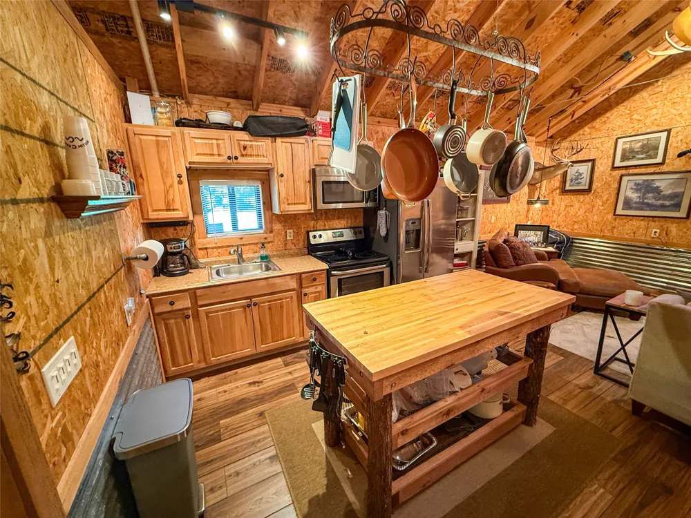 Farm Road 906 Powderly, TX 75473