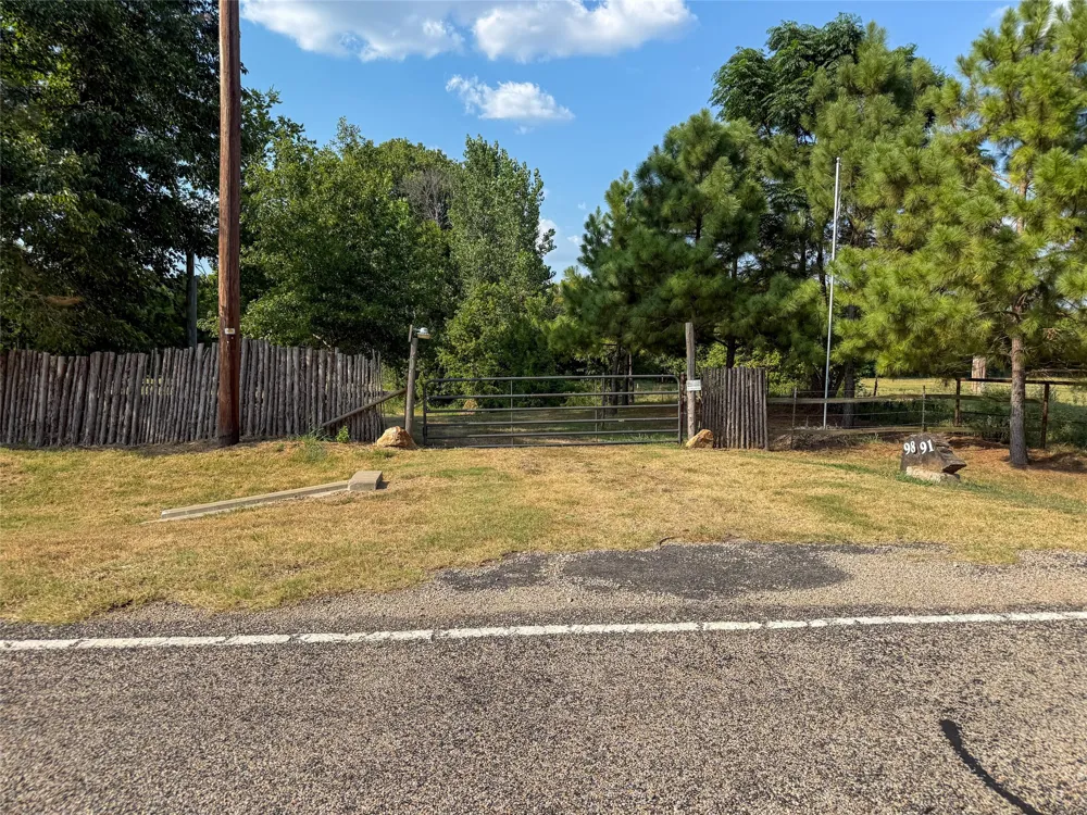 Farm Road 906 Powderly, TX 75473