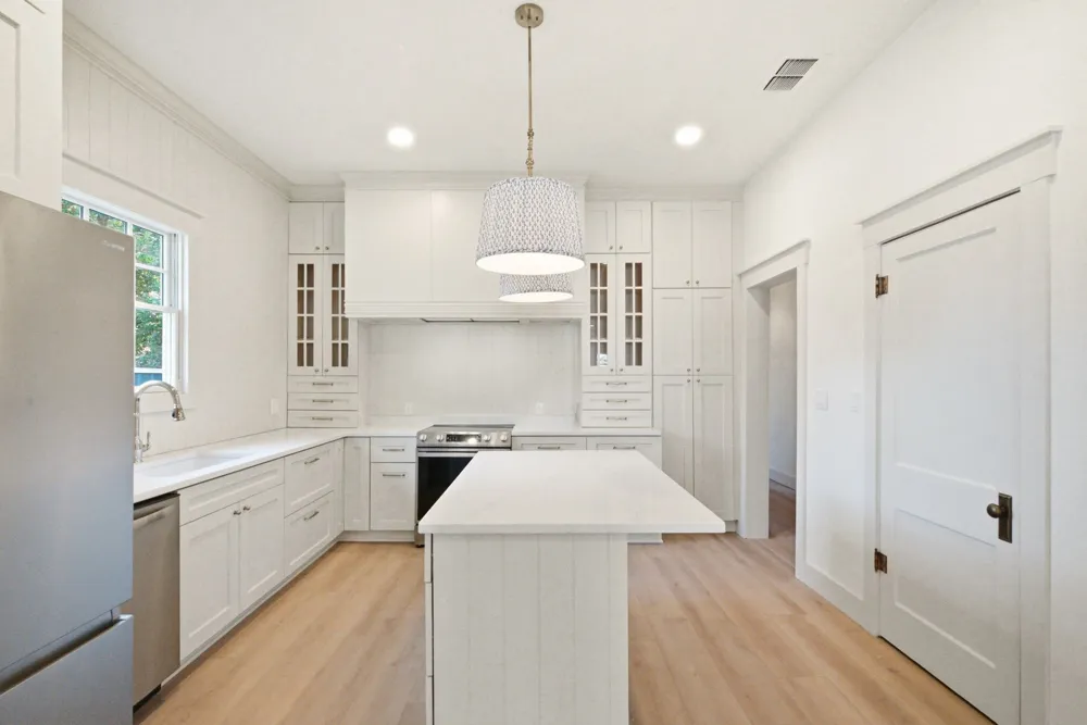 225 S Texas Street De Leon, TX 76444