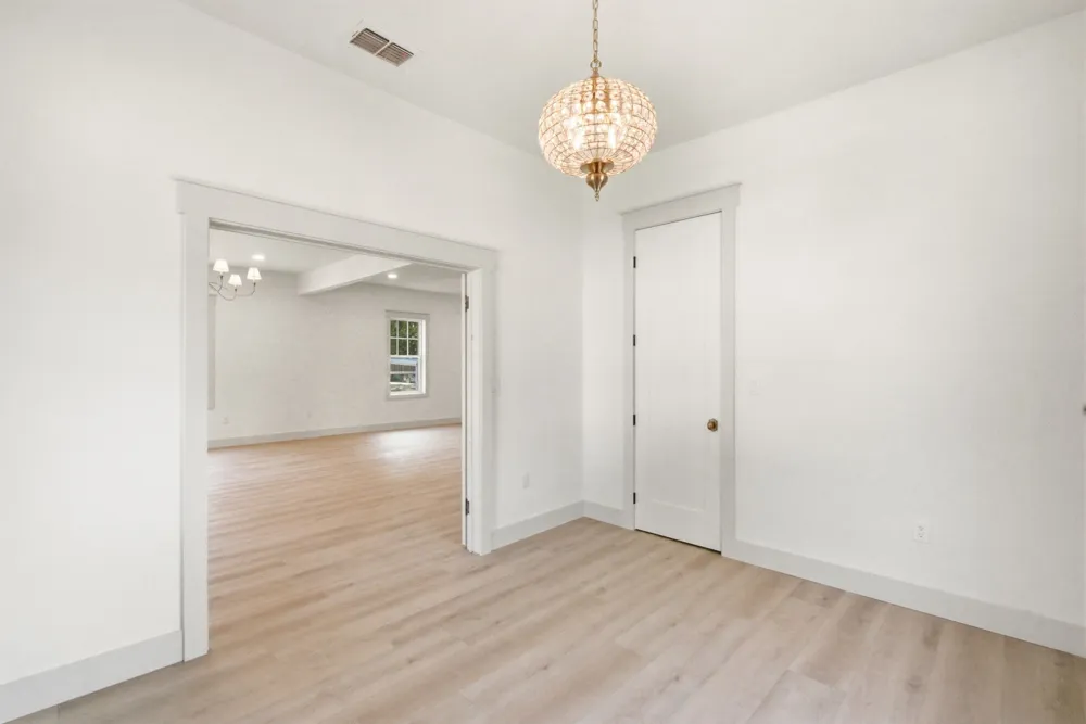 225 S Texas Street De Leon, TX 76444