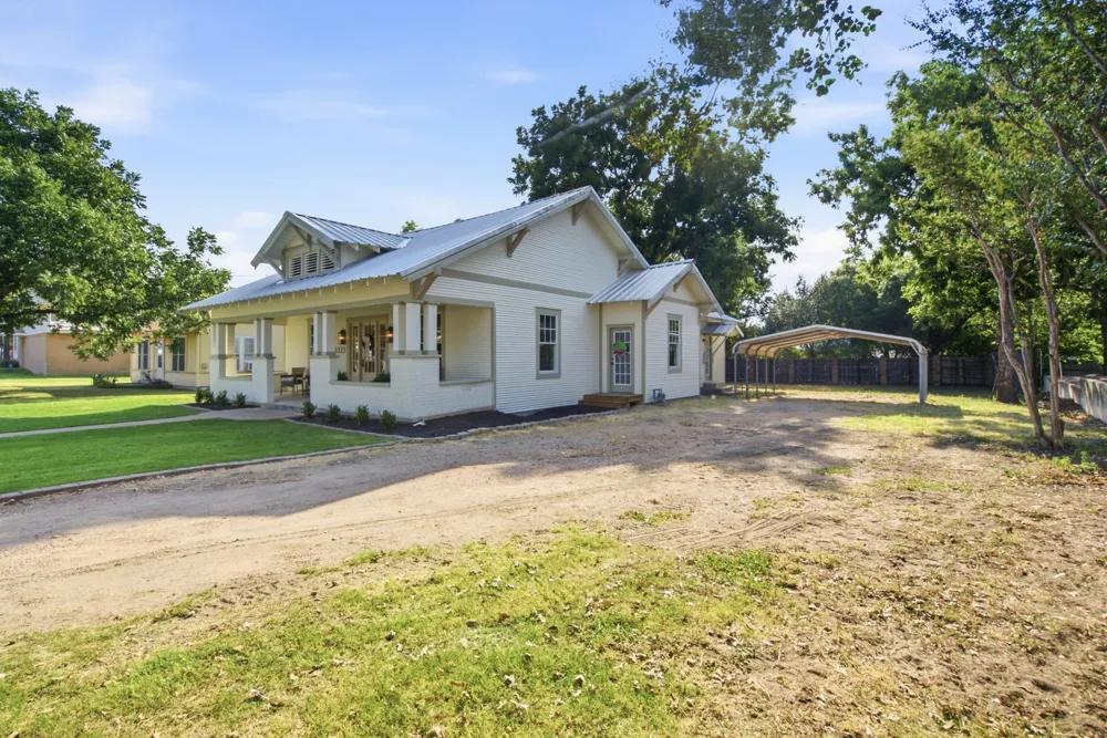 225 S Texas Street De Leon, TX 76444