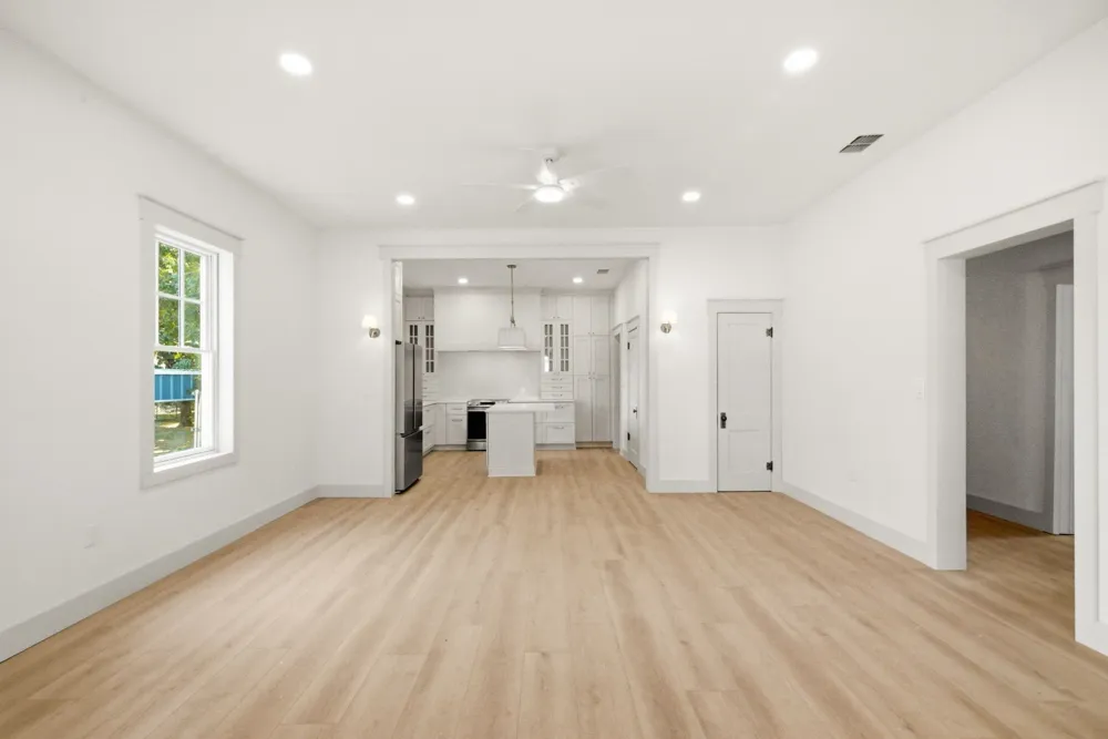 225 S Texas Street De Leon, TX 76444