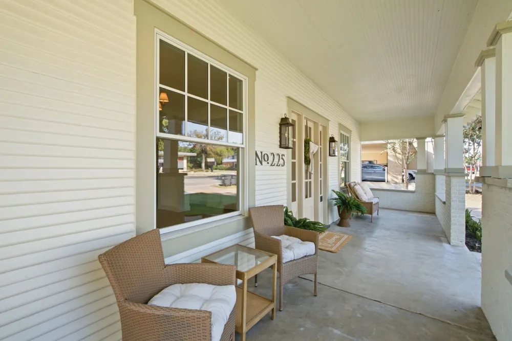 225 S Texas Street De Leon, TX 76444