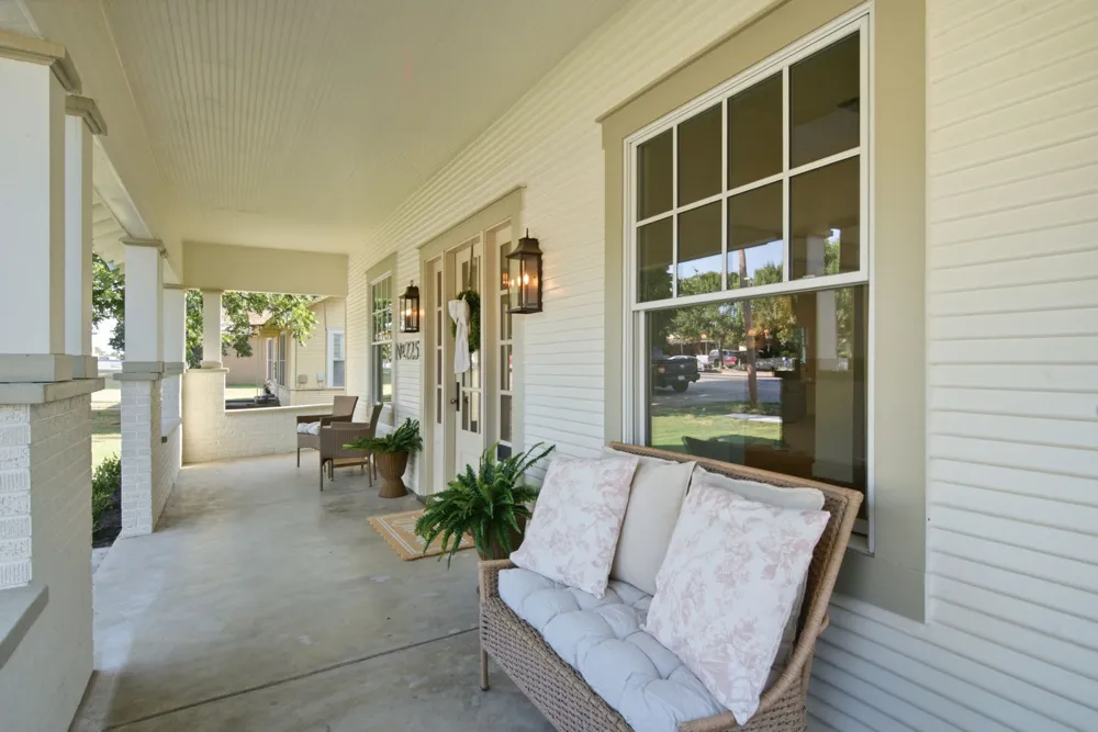225 S Texas Street De Leon, TX 76444