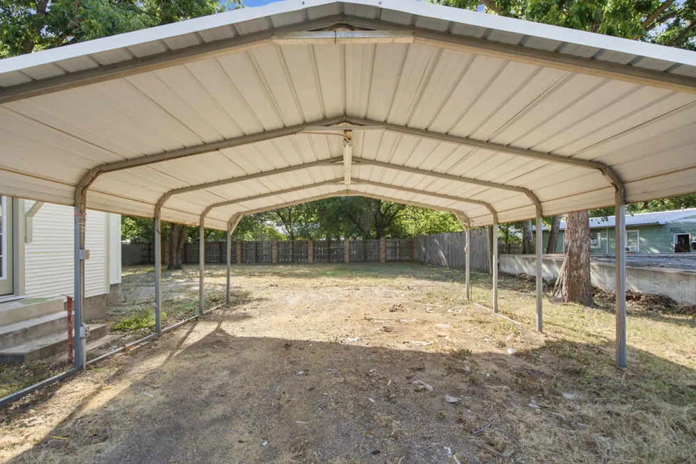 225 S Texas Street De Leon, TX 76444