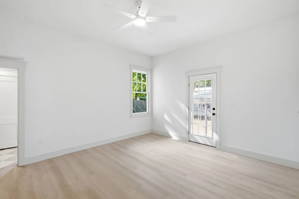 225 S Texas Street De Leon, TX 76444