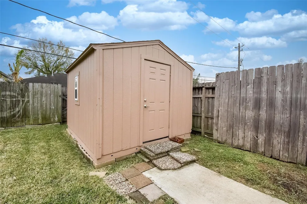 731 Dunwick Lane Pasadena, TX 77502