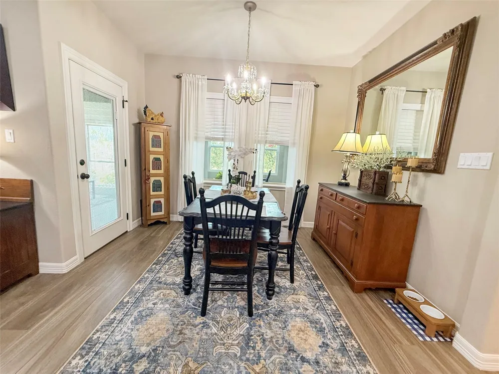 429 Twin Lakes Boulevard W West Columbia, TX 77486