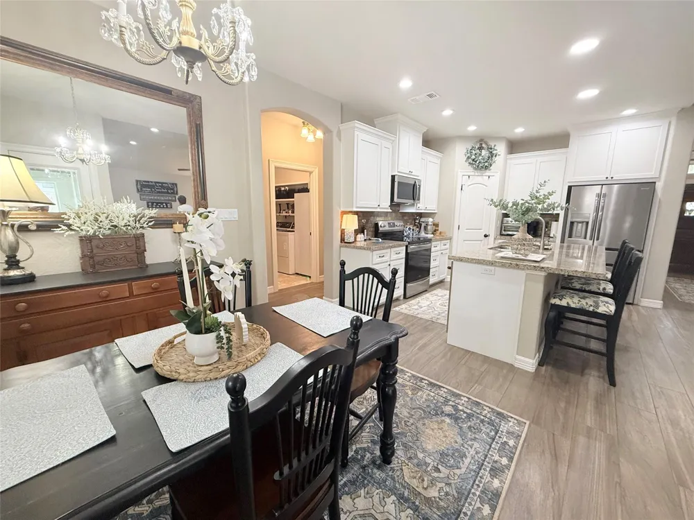 429 Twin Lakes Boulevard W West Columbia, TX 77486