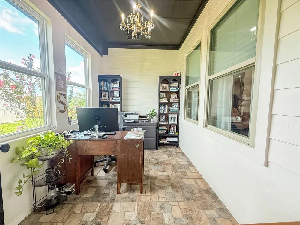 429 Twin Lakes Boulevard W West Columbia, TX 77486