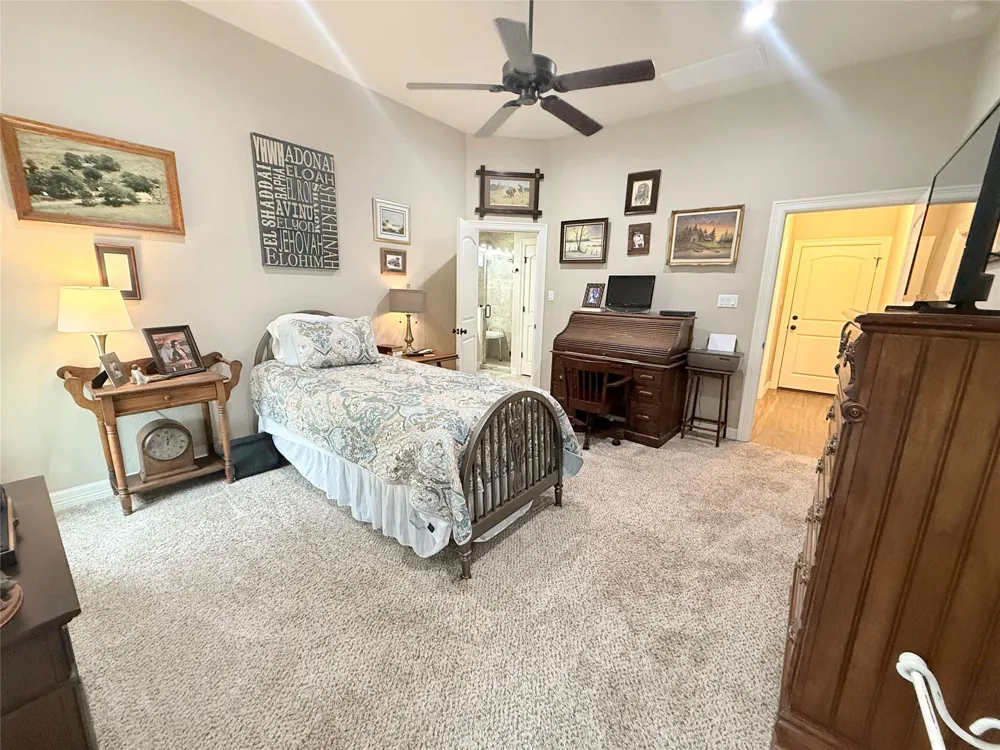 429 Twin Lakes Boulevard W West Columbia, TX 77486