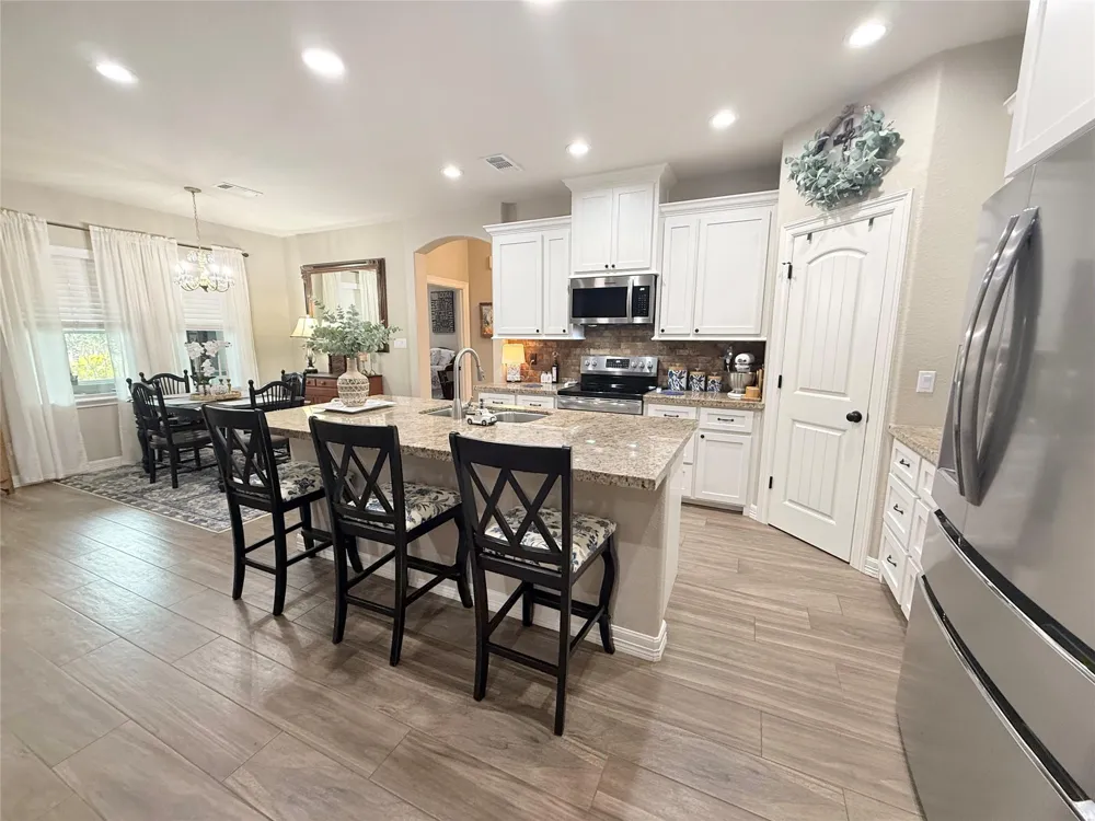 429 Twin Lakes Boulevard W West Columbia, TX 77486