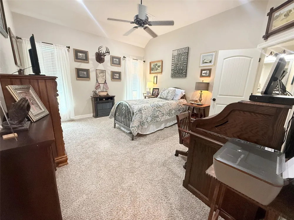 429 Twin Lakes Boulevard W West Columbia, TX 77486