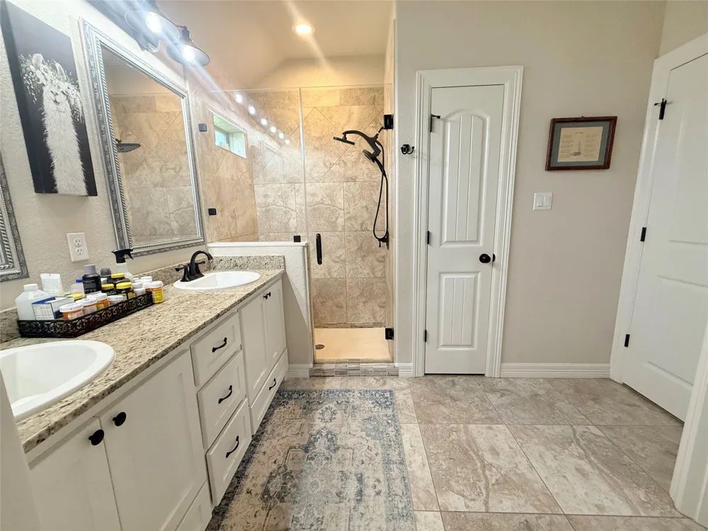 429 Twin Lakes Boulevard W West Columbia, TX 77486