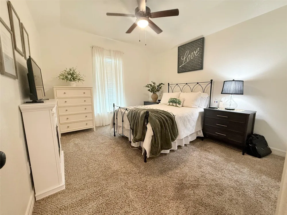 429 Twin Lakes Boulevard W West Columbia, TX 77486