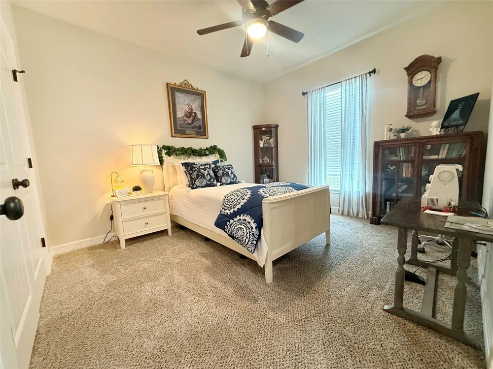 429 Twin Lakes Boulevard W West Columbia, TX 77486
