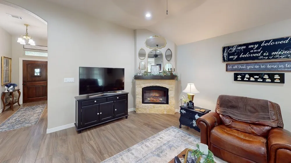 429 Twin Lakes Boulevard W West Columbia, TX 77486