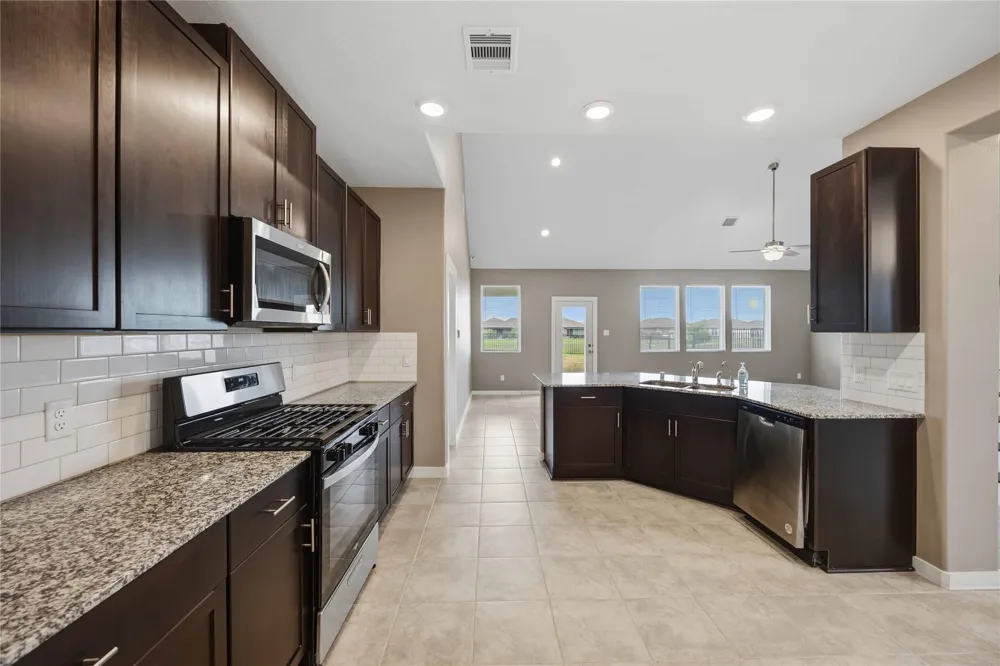 1239 Cascade Hills Drive Rosharon, TX 77583