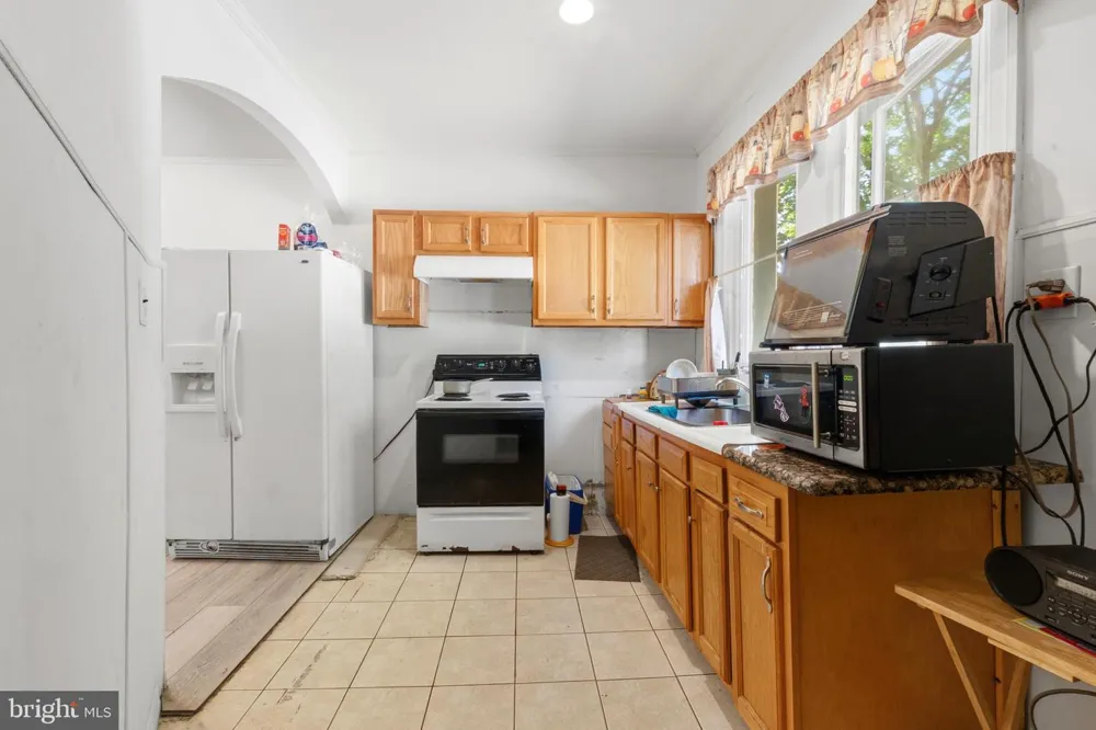 6211 WAYNE AVENUE Philadelphia, PA 19144