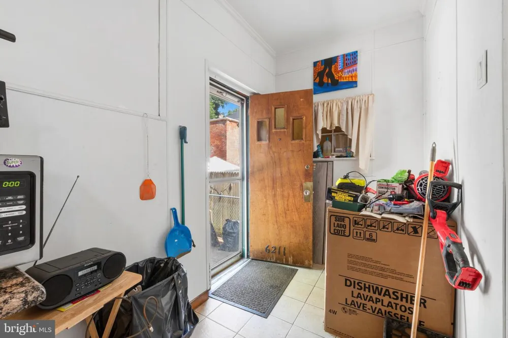 6211 WAYNE AVENUE Philadelphia, PA 19144