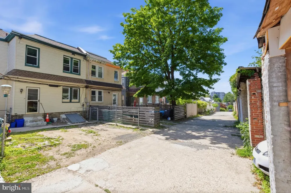 6211 WAYNE AVENUE Philadelphia, PA 19144