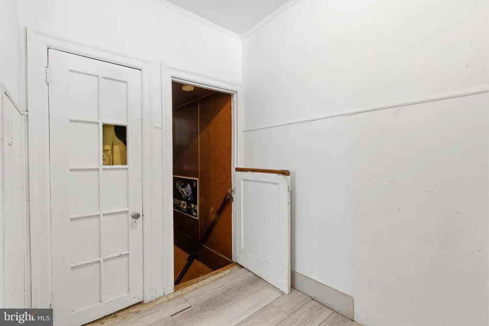 6211 WAYNE AVENUE Philadelphia, PA 19144