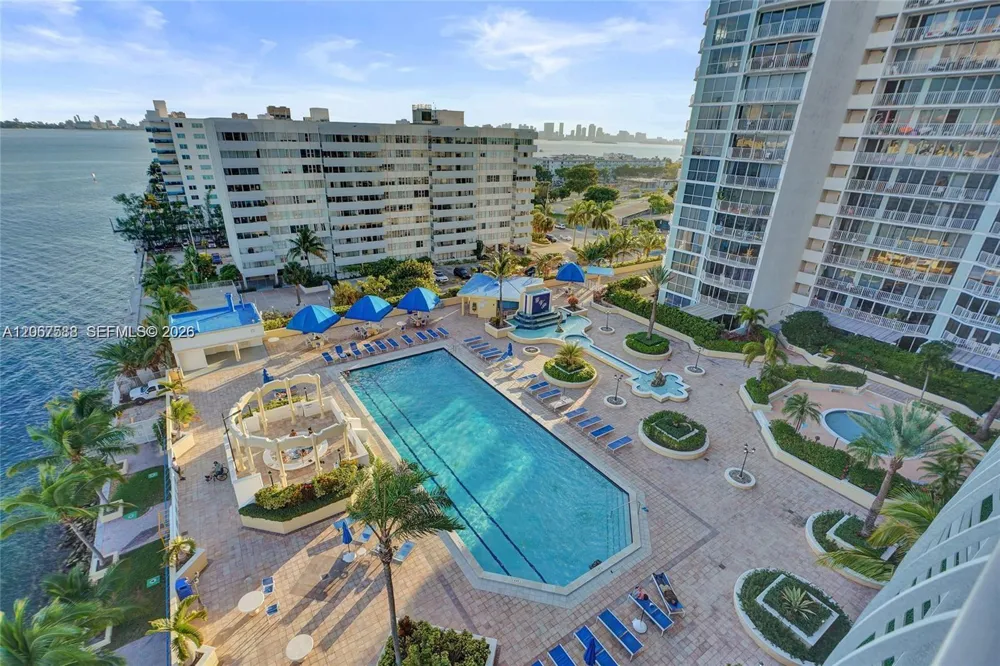 7601 E Treasure Dr #902 North Bay Village, FL 33141