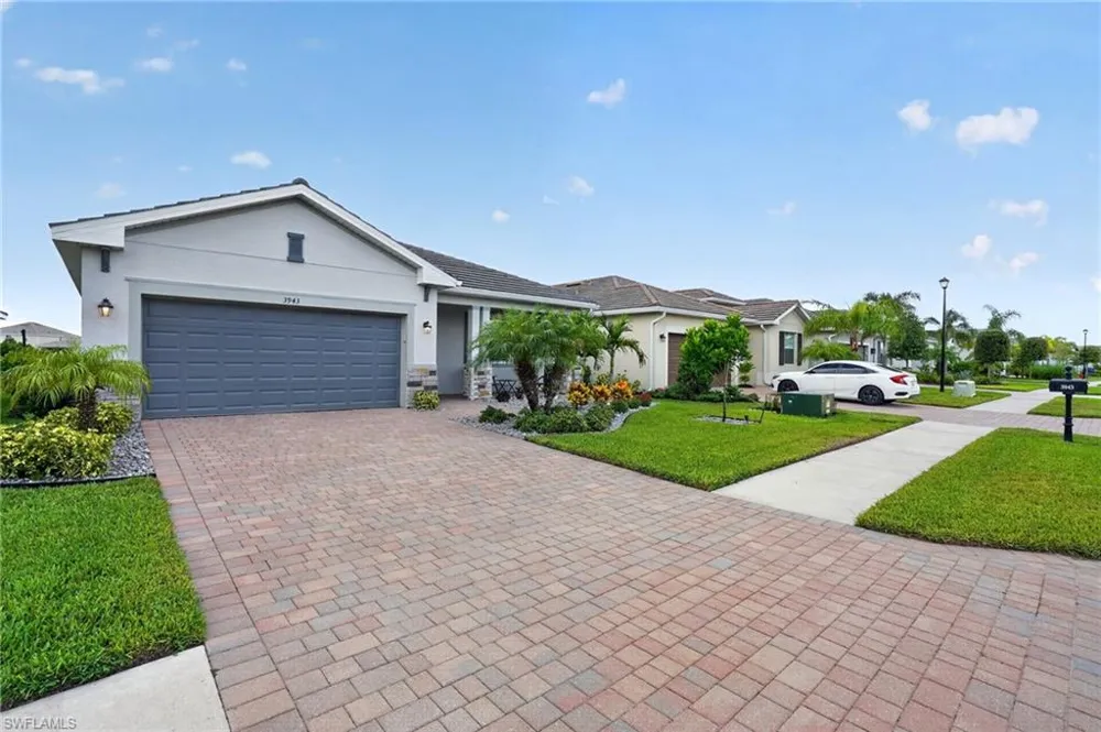 3943 E Hampton Circle Alva, FL 33920