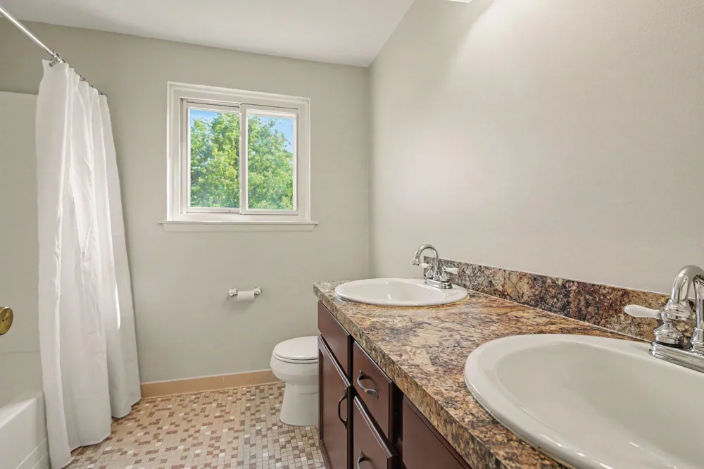 227 Sheffield Drive Saline City, MI 48176