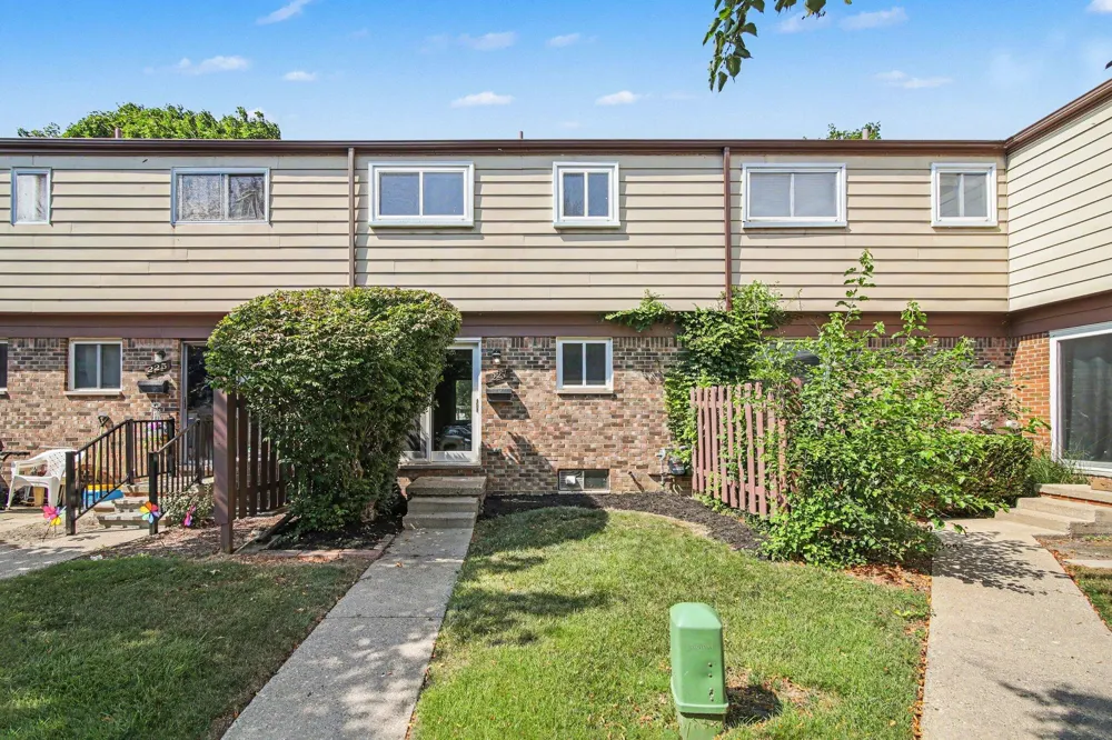 227 Sheffield Drive Saline City, MI 48176
