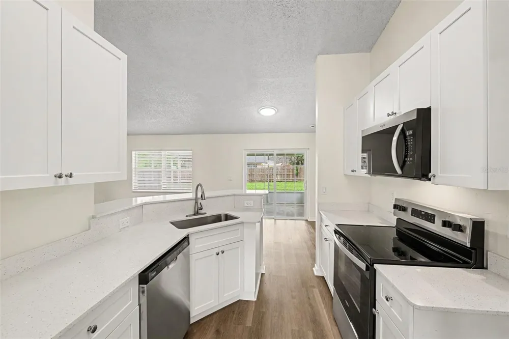 287 DELAKE ROAD NW Palm Bay, FL 32907