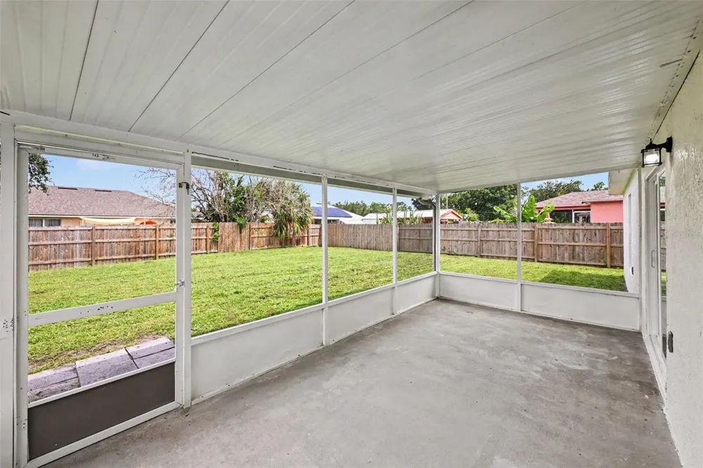 287 DELAKE ROAD NW Palm Bay, FL 32907