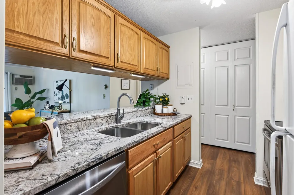 2800 Hamline Avenue #102 Roseville, MN 55113